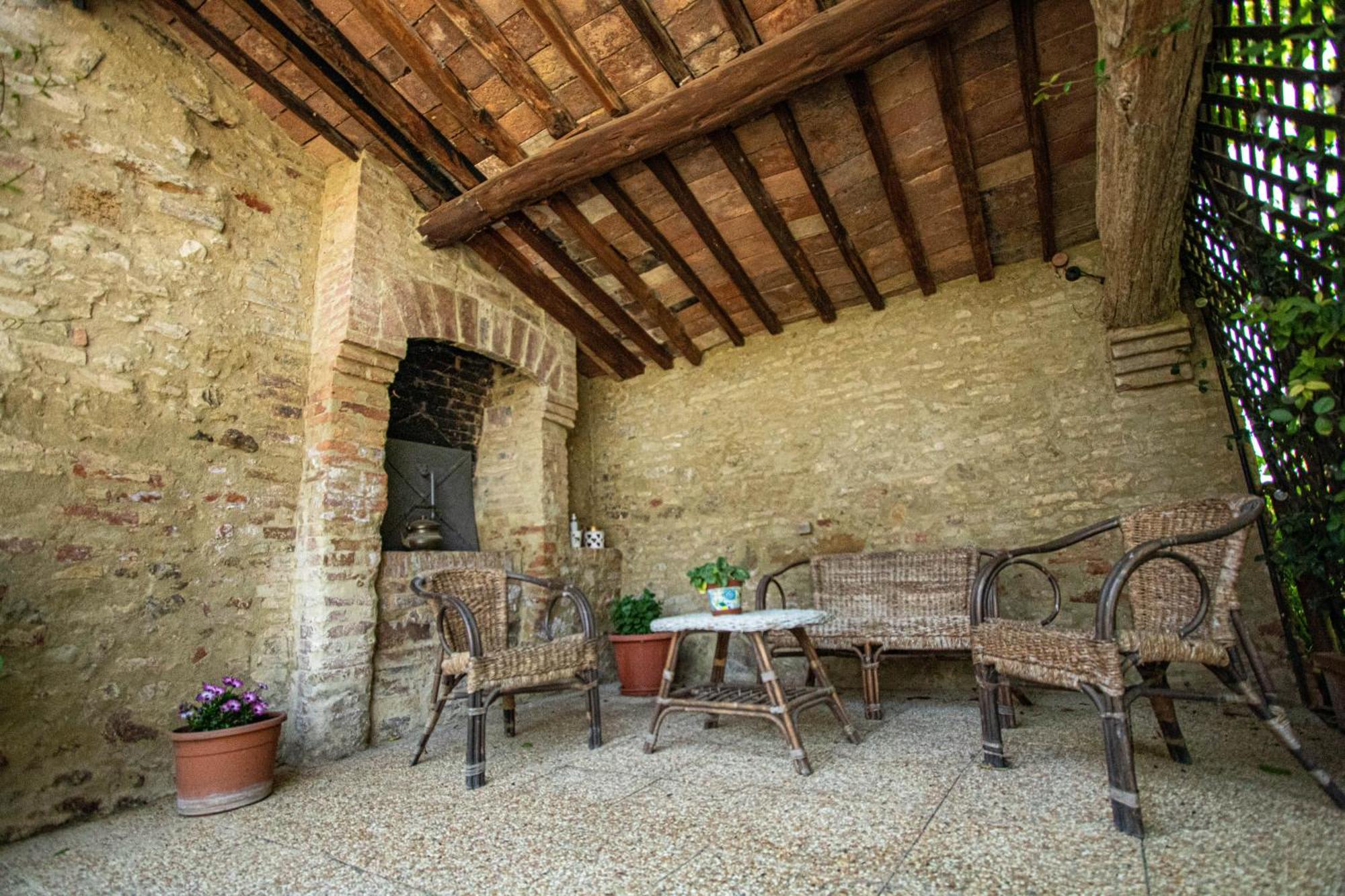 Agriturismo Biofattoria L'Upupa มอนตาลชิโน ภายนอก รูปภาพ